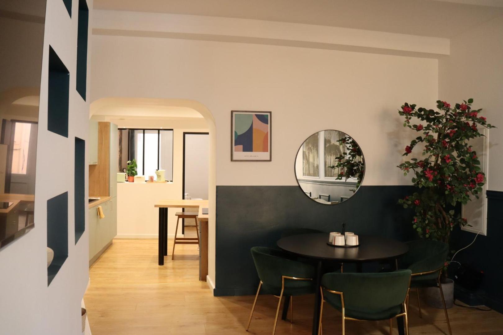 Centre Historique, Ideal Couple Apartment *