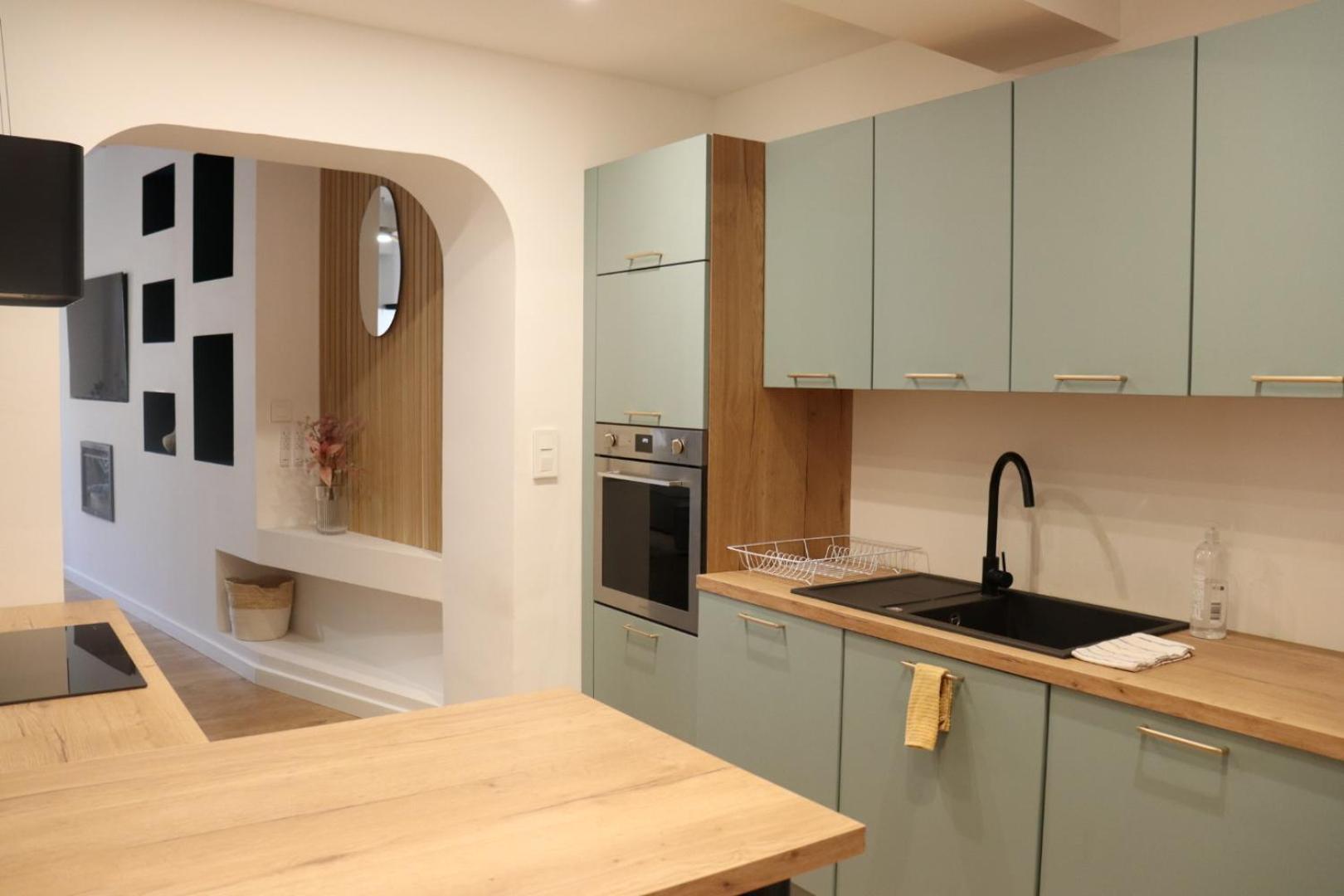 Centre Historique, Ideal Couple Apartment