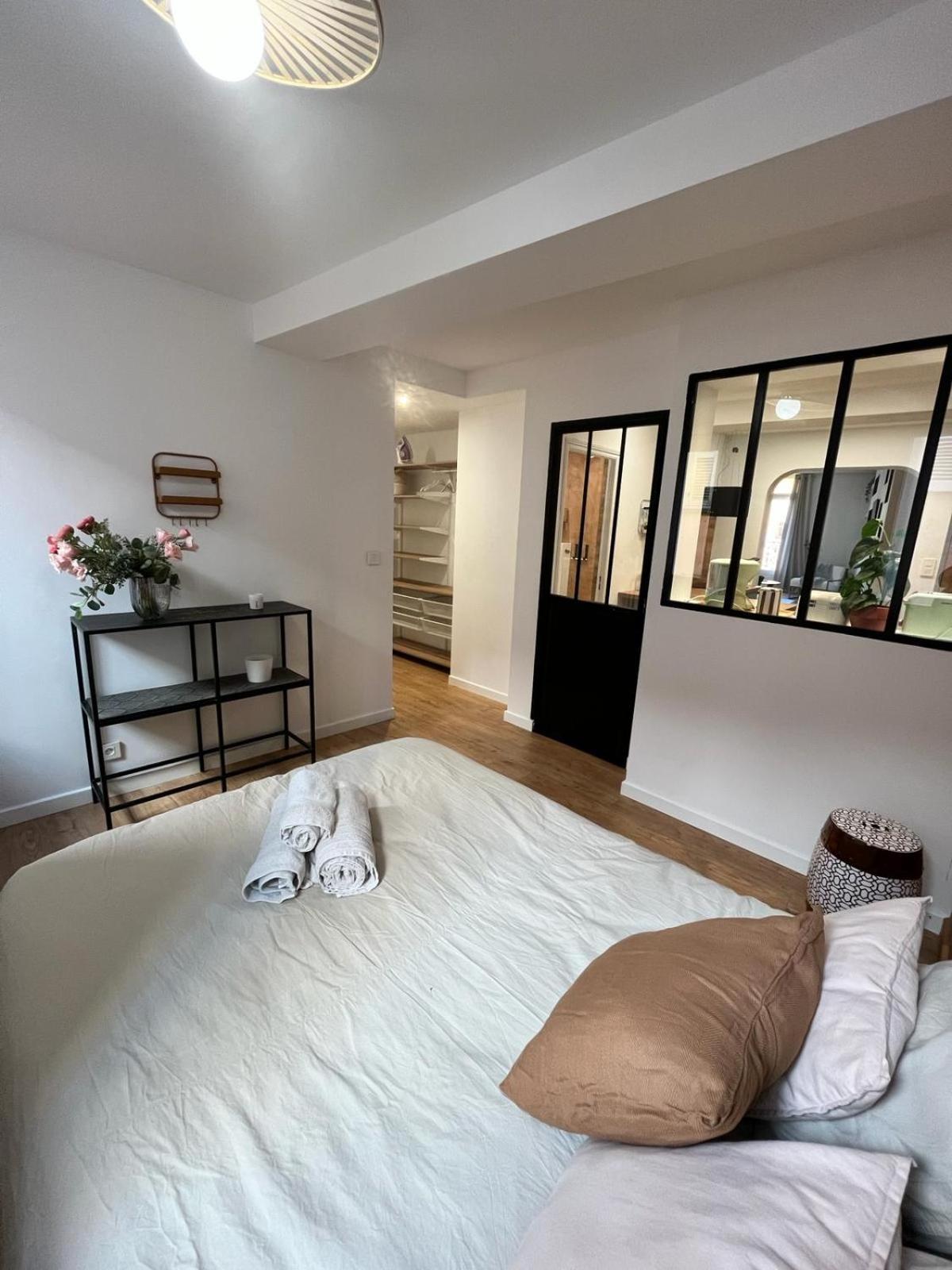 Centre Historique, Ideal Couple Apartment *
