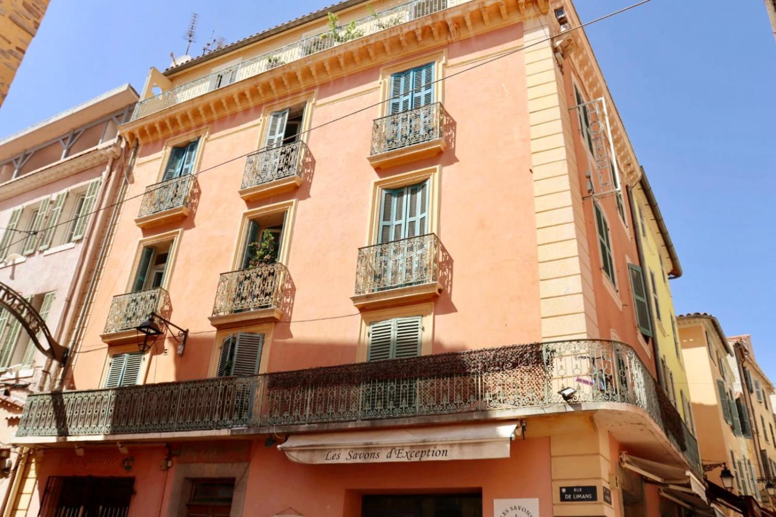 Centre Historique, Ideal Couple Apartment Hyeres